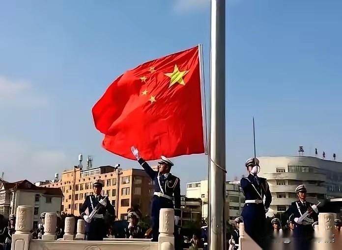 解放军的内部整顿，又来了一记“回马枪”。

刚清完一批人，本以为是句号。结果扭过