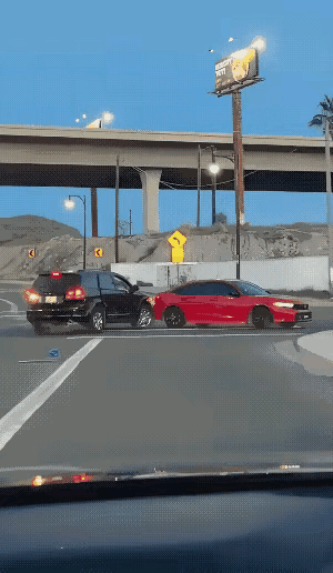 忍不住火气，就是祸起。生活中冷静理智能保平安。