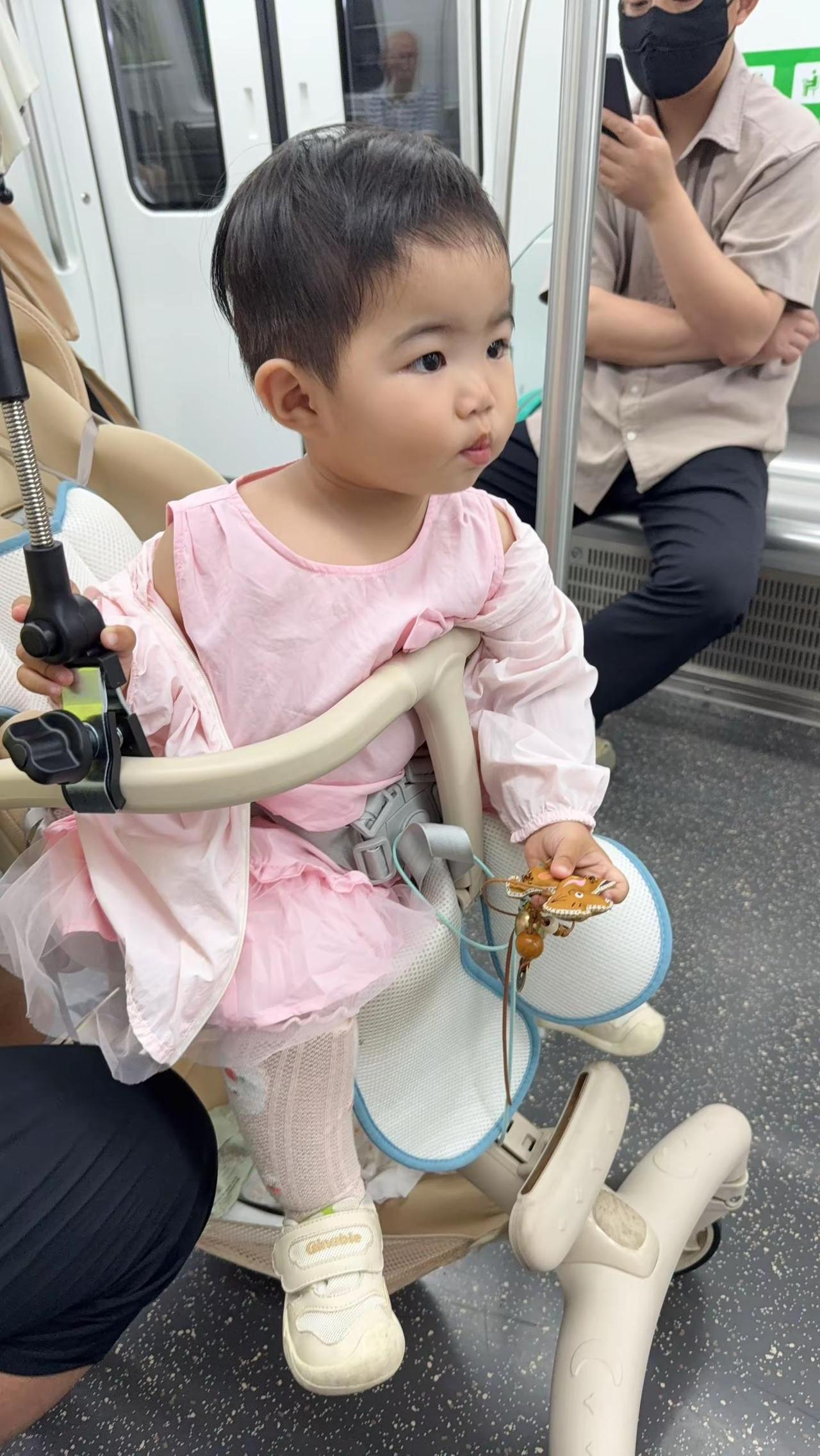 【第二个六一节】人类幼崽探店日记 人类幼崽咖啡搭子 宝宝的世界充满好奇 你快乐，