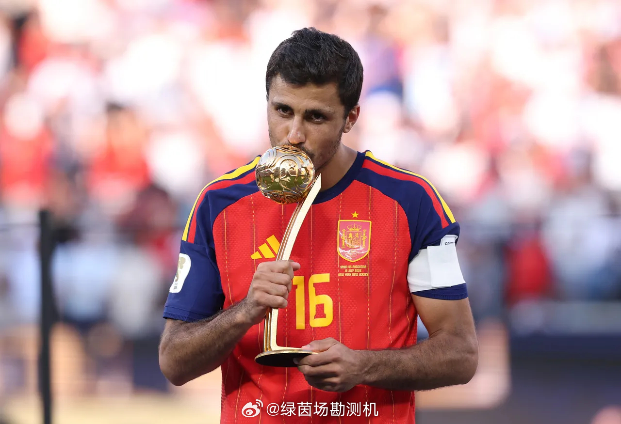 盘点五份世界杯最佳阵容：后腰成刚需，梅姆贝承包锋线名单群雄逐鹿的世界杯落下帷幕，