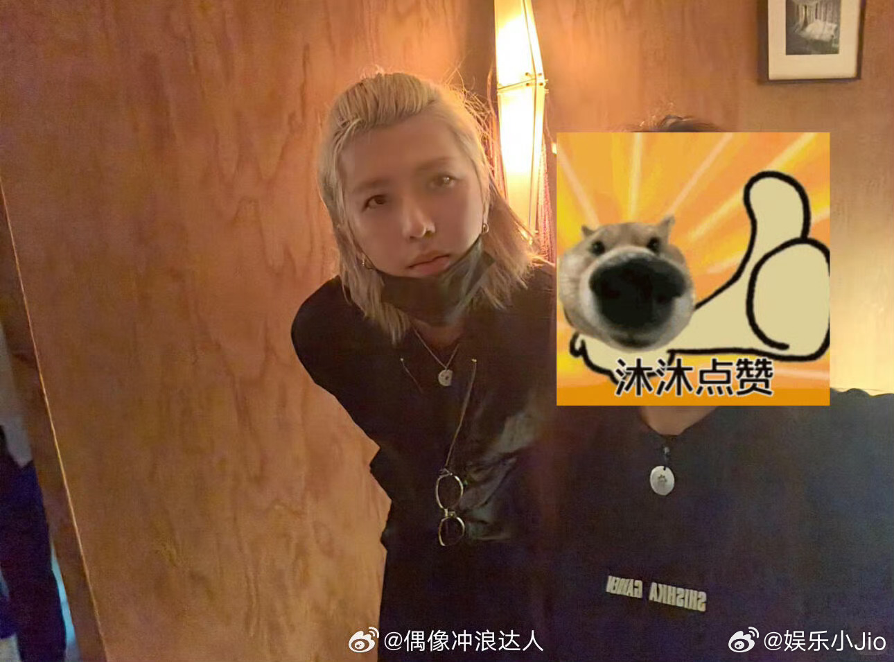 很难不怀疑路人是故意这样拍的……下次能不能拍完看看图[衰][衰]偶遇蔡徐坤 ​​