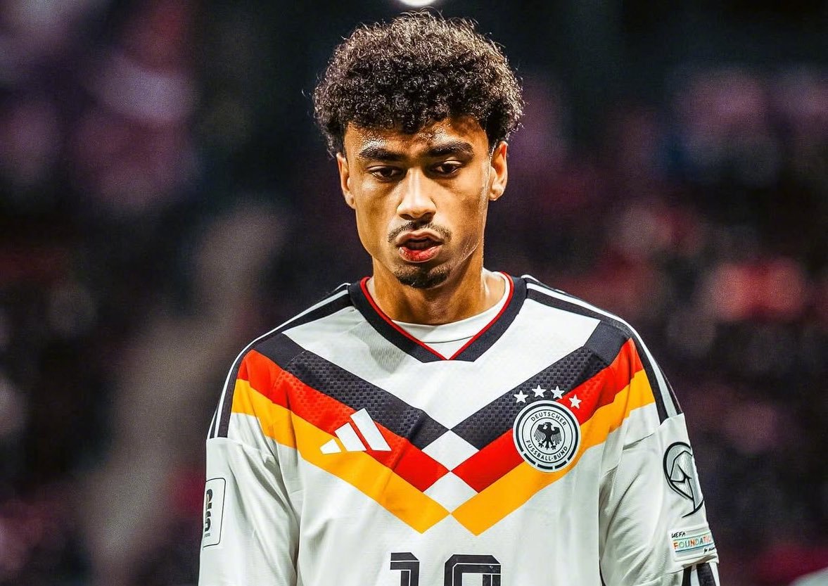 📢 最新消息：曼联将法兰克福左后卫纳撒尼尔·布朗列入候选名单！德甲球队为这名球