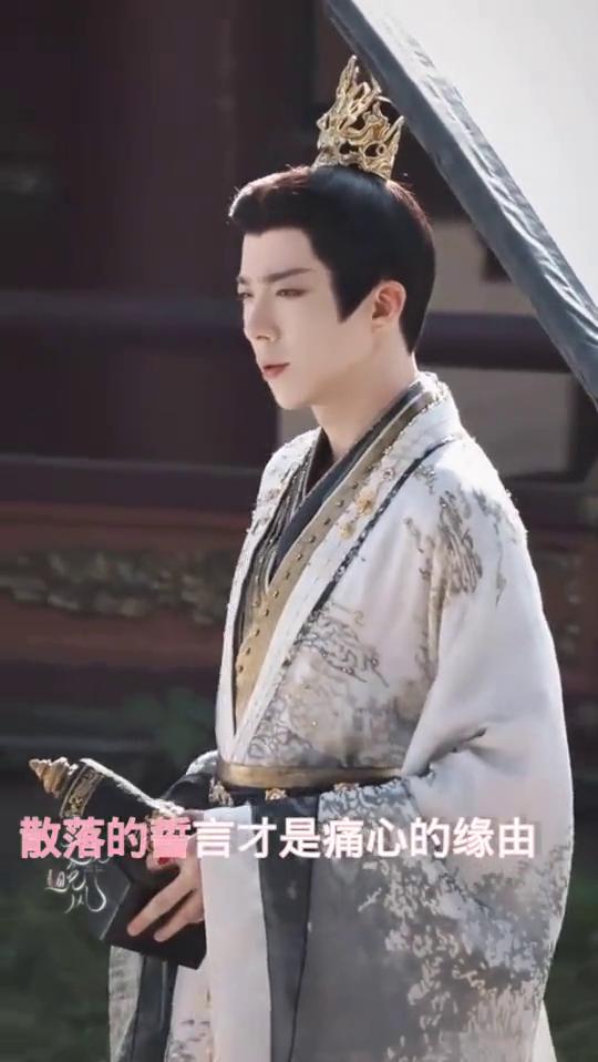 红尘匆匆几度春秋，自古人去人留，散落的誓言才是痛心的缘由。缘来县花满山，缘过在烟