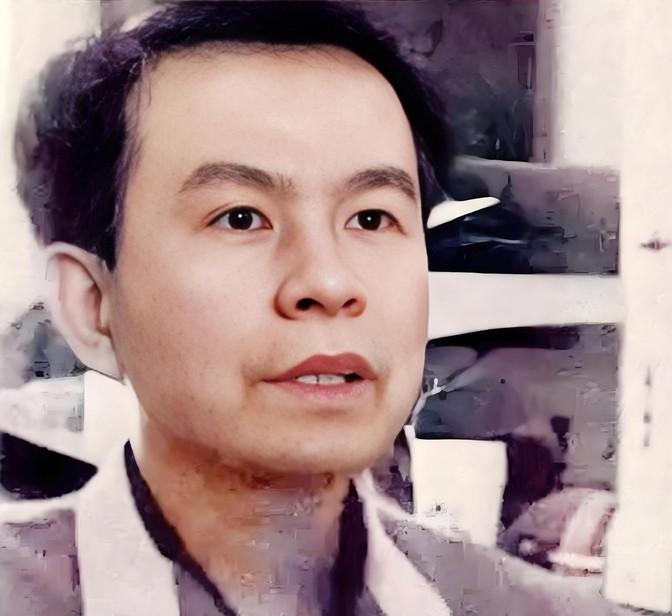 1992年，浙大高材生李红涛被警察逮捕，然而让所有人不敢相信的是，他竟然趁着警察