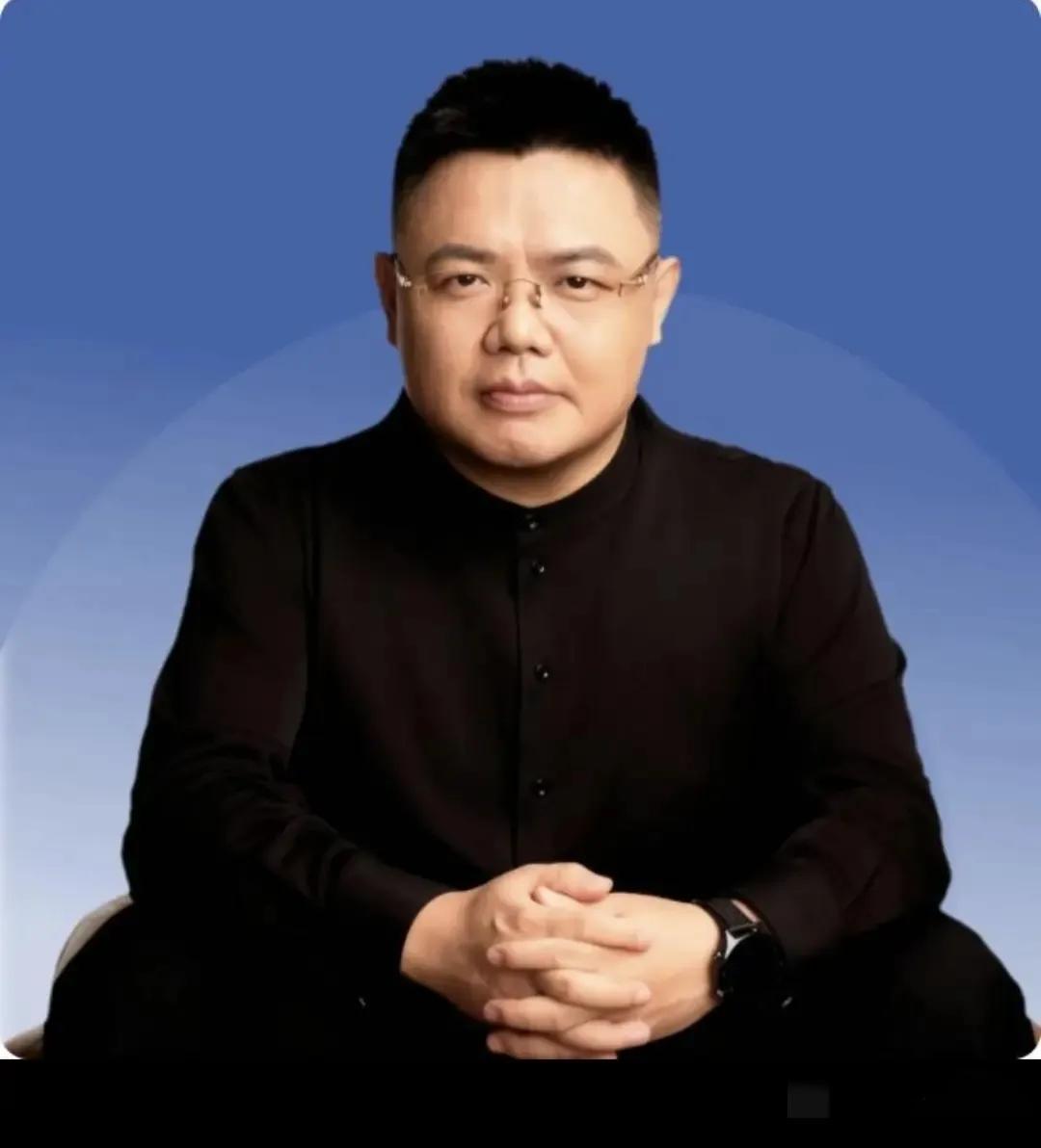 公司倒闭众人离去，她赖着不走，一句话让亿万富豪泪崩

2014年，白伟民的公司倒