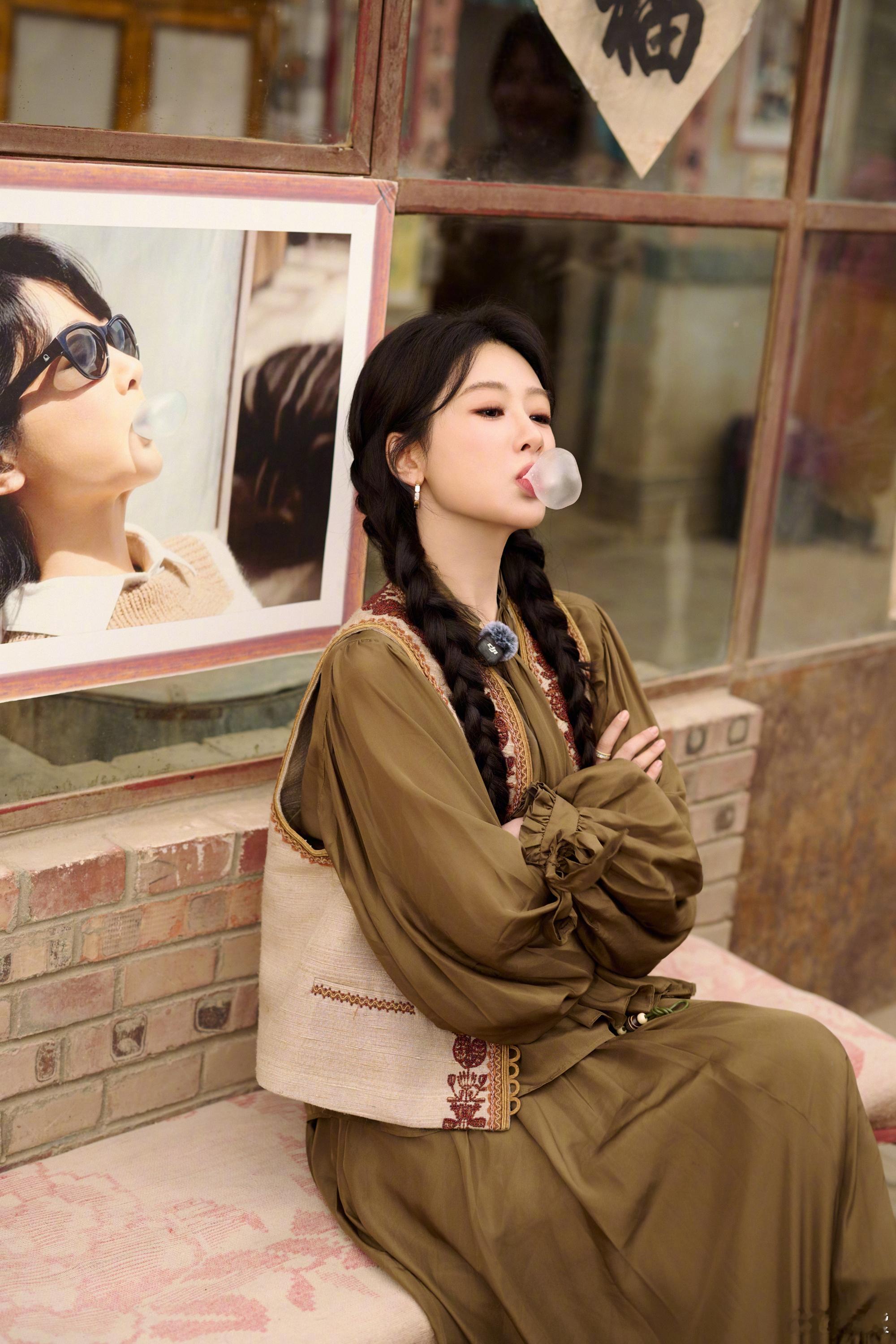 杨紫杨紫家业 💜 杨紫李祯“月亮难渡星星，你的光似神明，足矣渡我” "𝓣𝓱