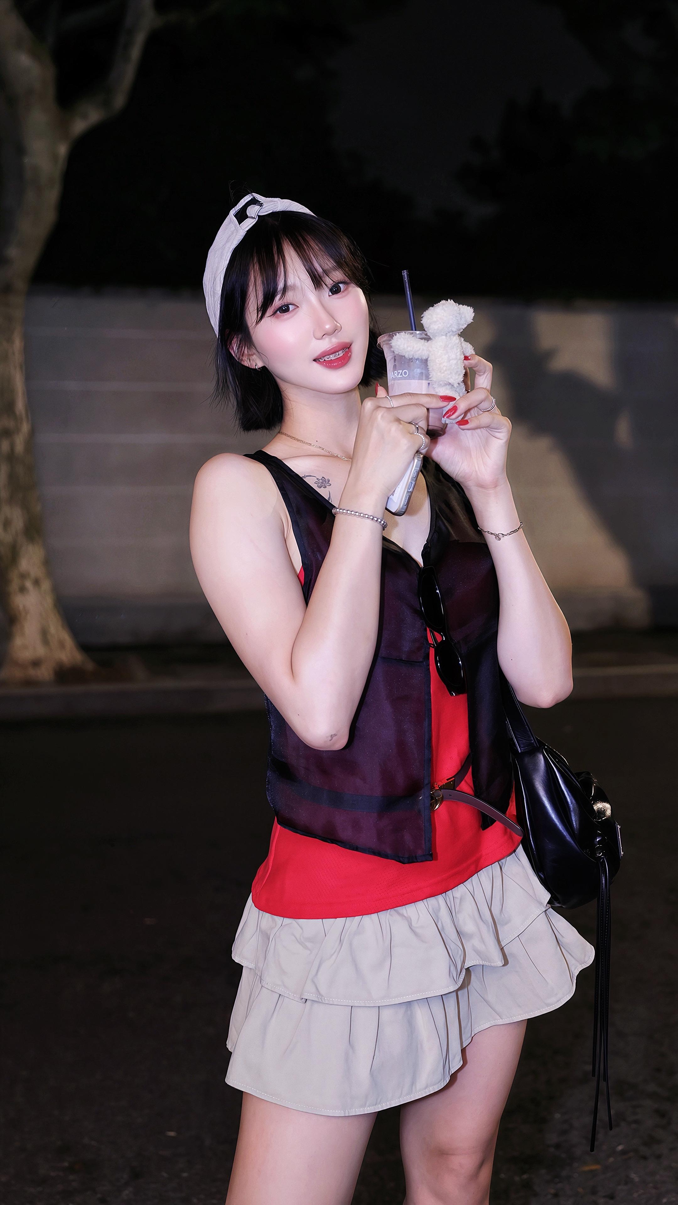 上海街拍｜金昂。 ，韩国女孩25岁身高178，喜欢户外运动