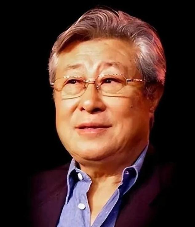 1975年领导找到王心刚 ，对他说，“王心刚，我们电影厂要提拔你当副厂长，你能搬