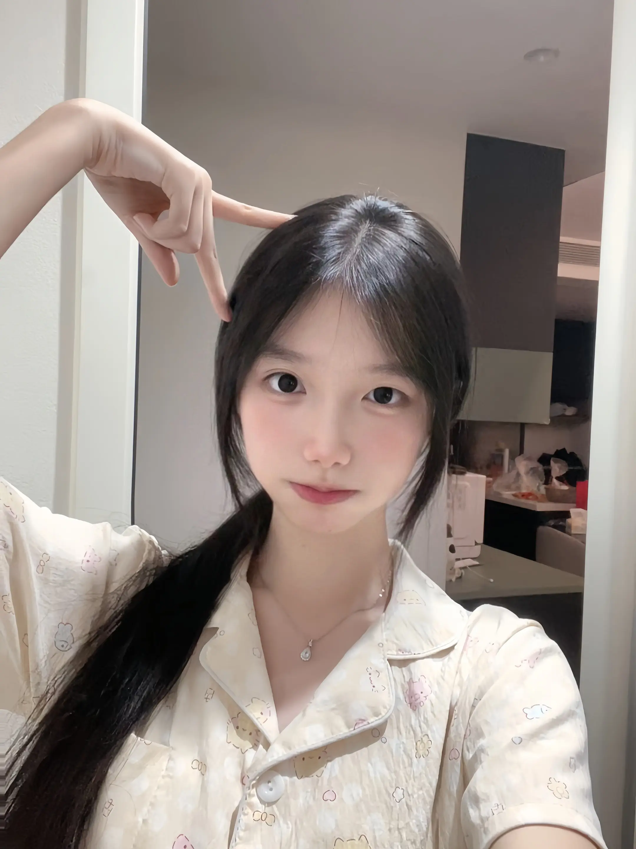你身边可以不要这么多人么 我快买不起醋了