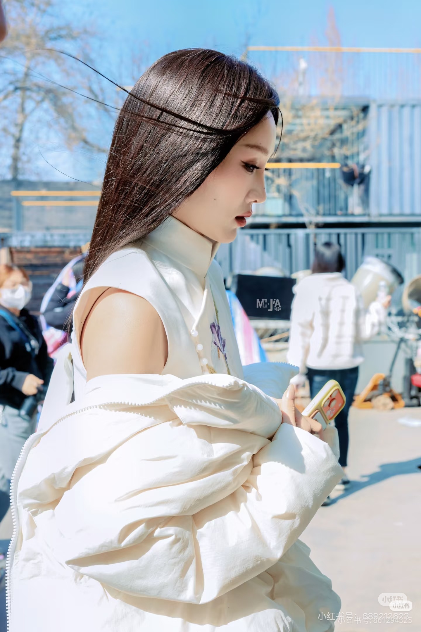 盖娅传说 冷处理这也太不地道了，把艺人请来看秀结果把艺人放在后台，艺人发文都说了