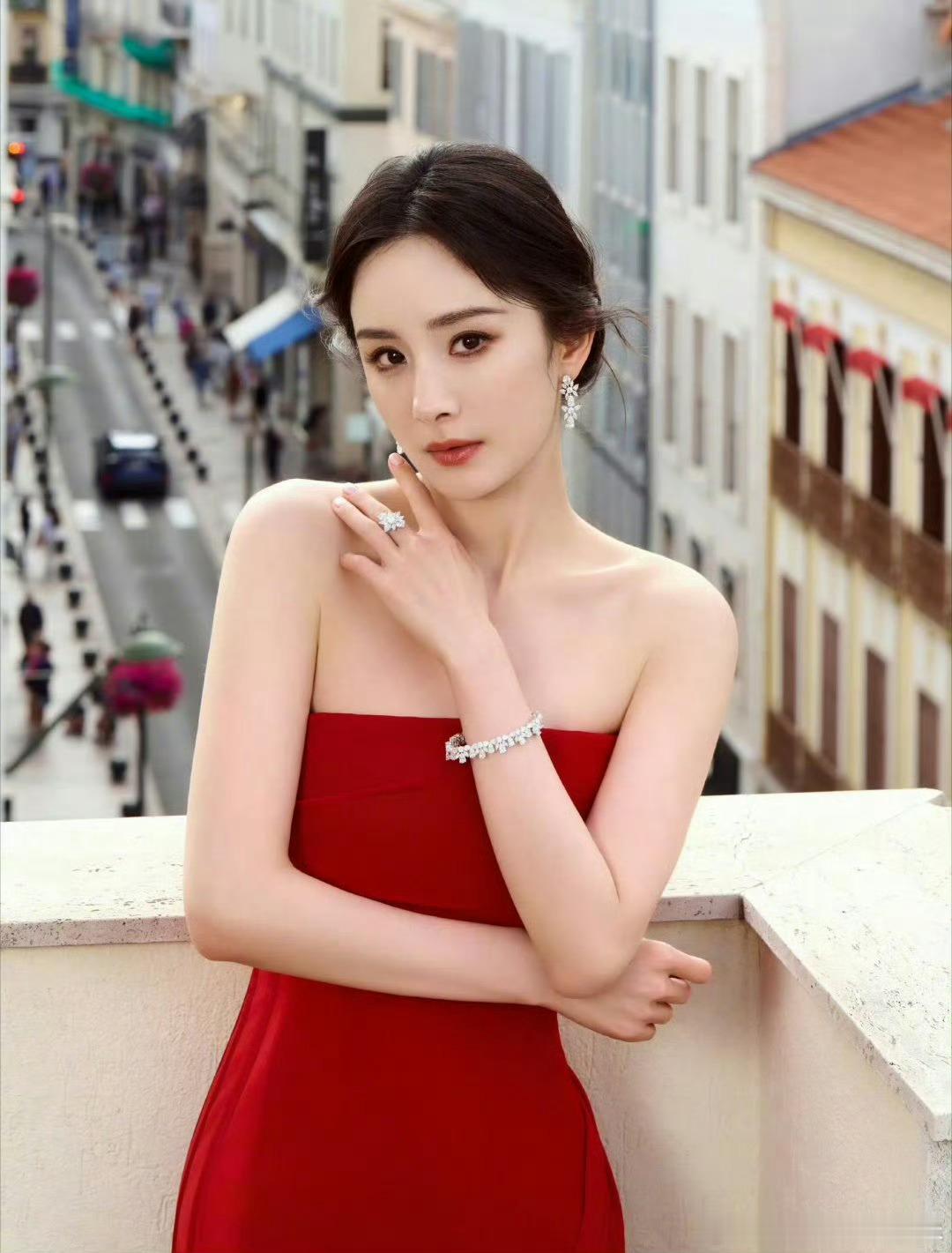 恭喜🎉杨幂，华为享界汽车要升tittle  🆙咯～ ​​​