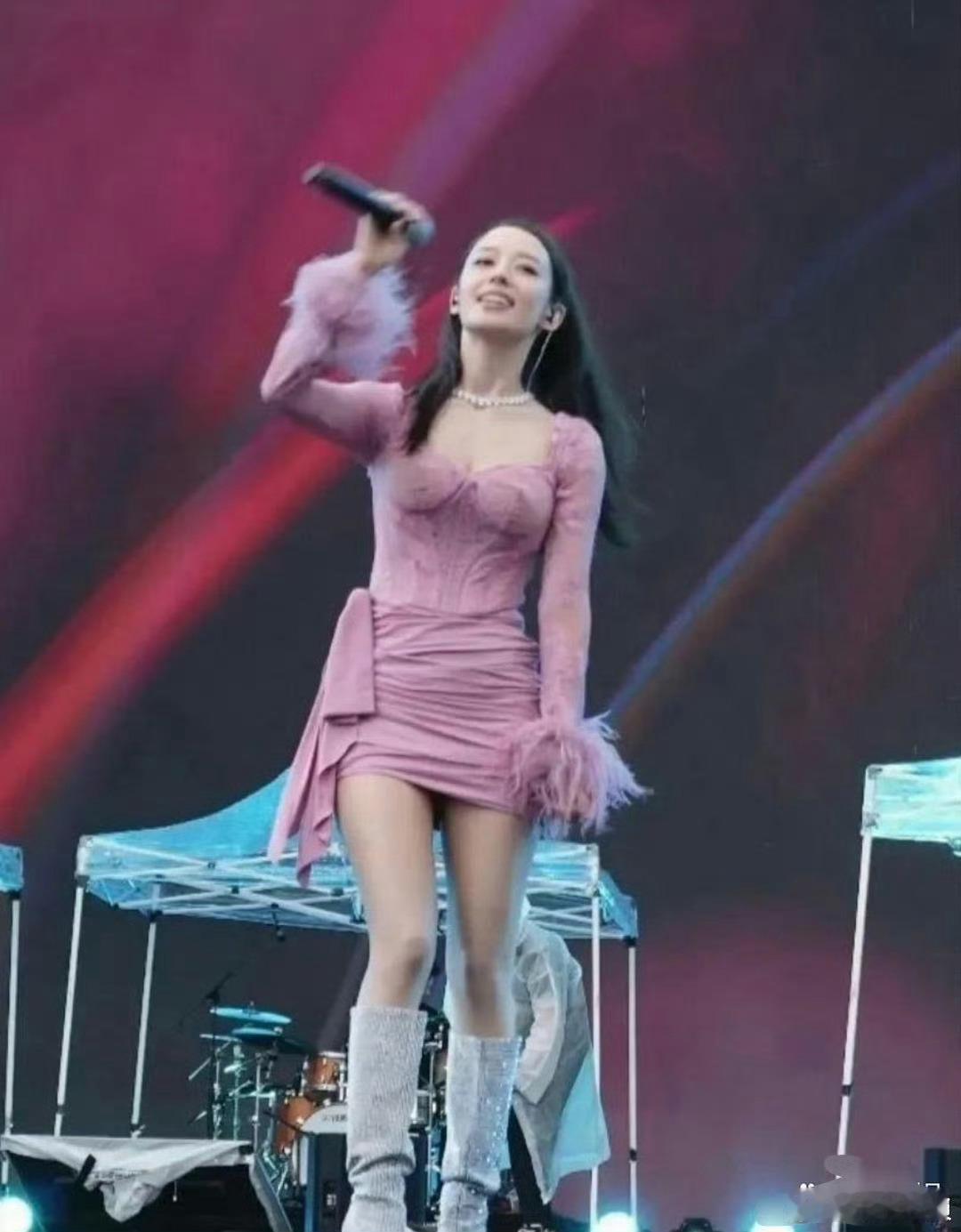 这是郎朗的老婆吉娜吗？ 