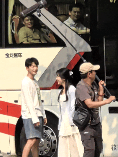 张晚意沈月对戏同框路透张晚意沈月同框路透张晚意沈月对戏同框路透 