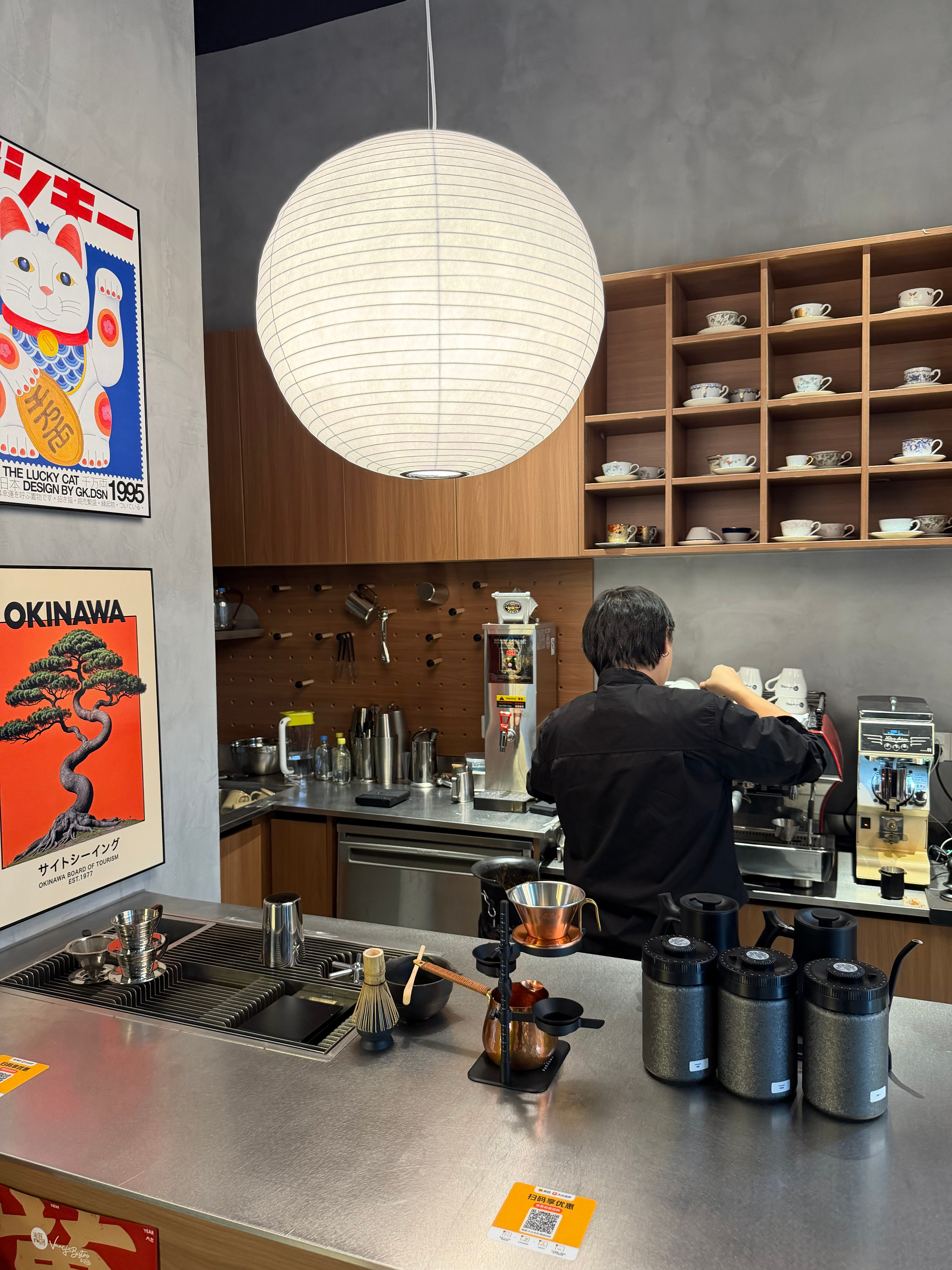 出去两个礼拜，回来家门口商场又倒闭了 4 家楼下新开了一家 bistro，结果里
