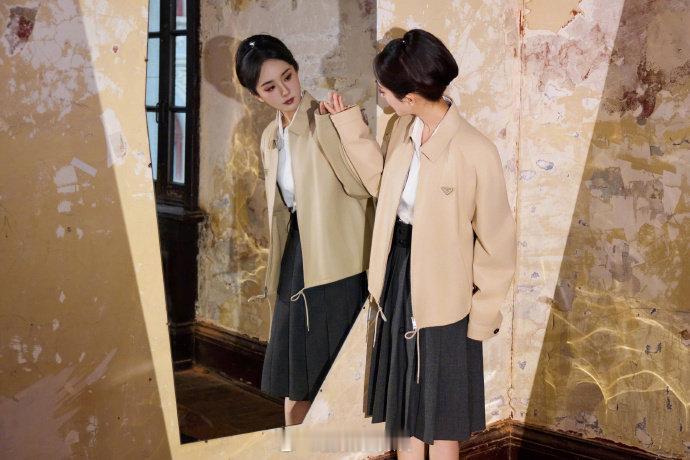 杨幂Prada高智感 与新代言的适配度拉满了！自带的强大时尚气场，与品牌先锋独立