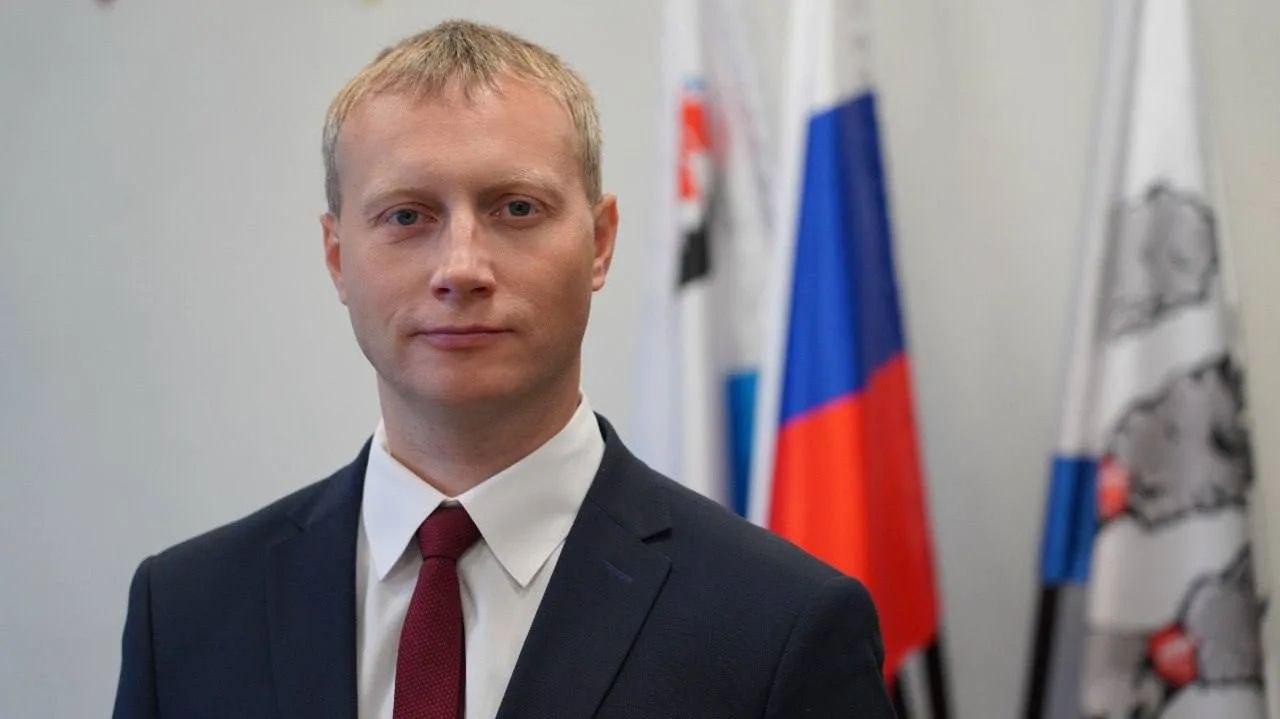 堪察加彼得罗巴甫洛夫斯克市长叶夫根尼·别利亚耶夫正式宣布辞职。他在声明中坦言，任