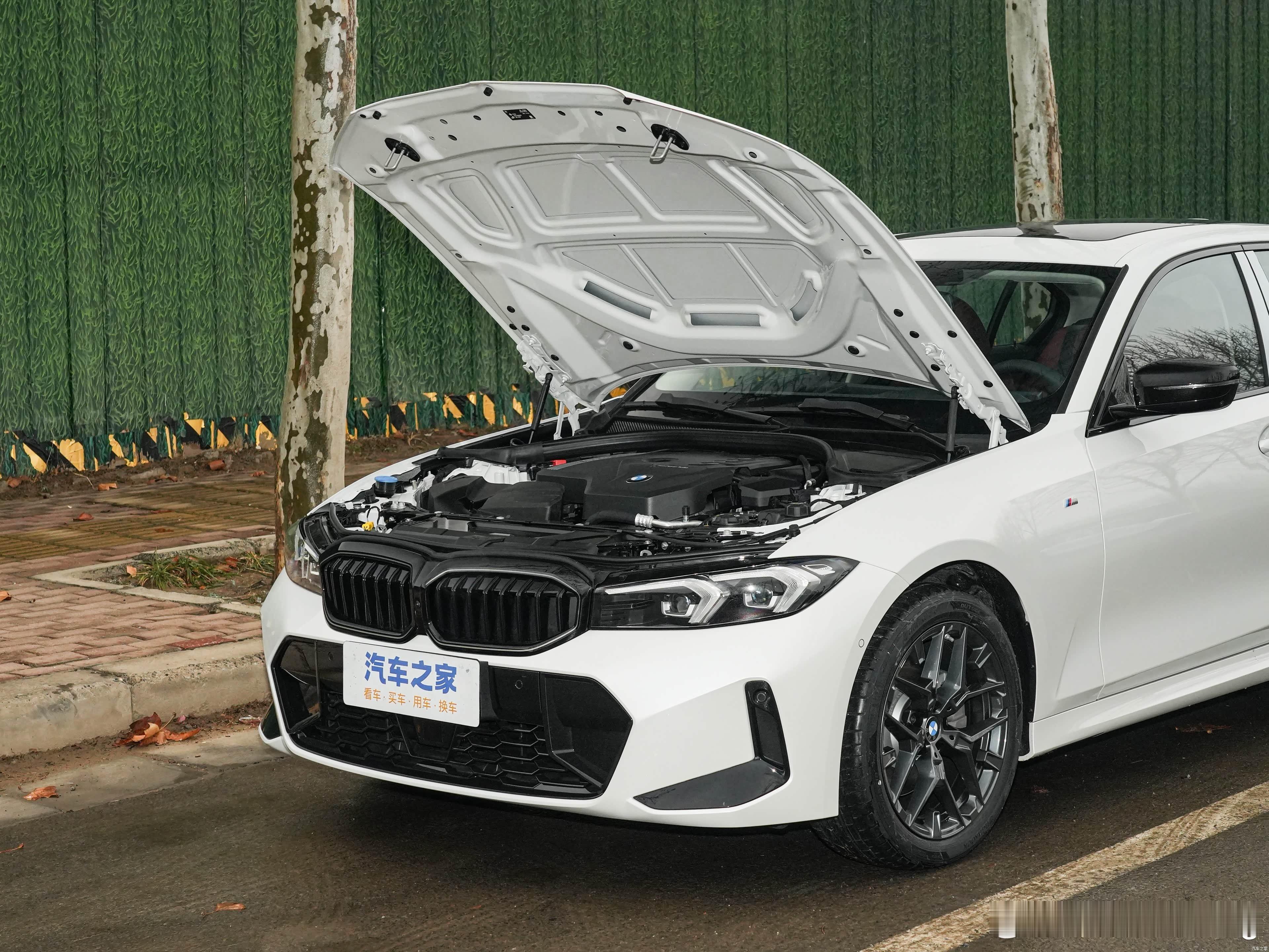 宝马330Li 白红 广东提指导价308000元现在全款裸车232500元，还能