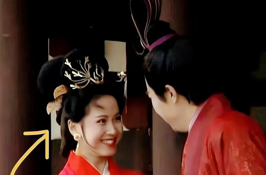 公元209年，48岁的刘备，迎娶17岁的孙夫人。新婚当夜，刘备醉醺醺地入洞房，却