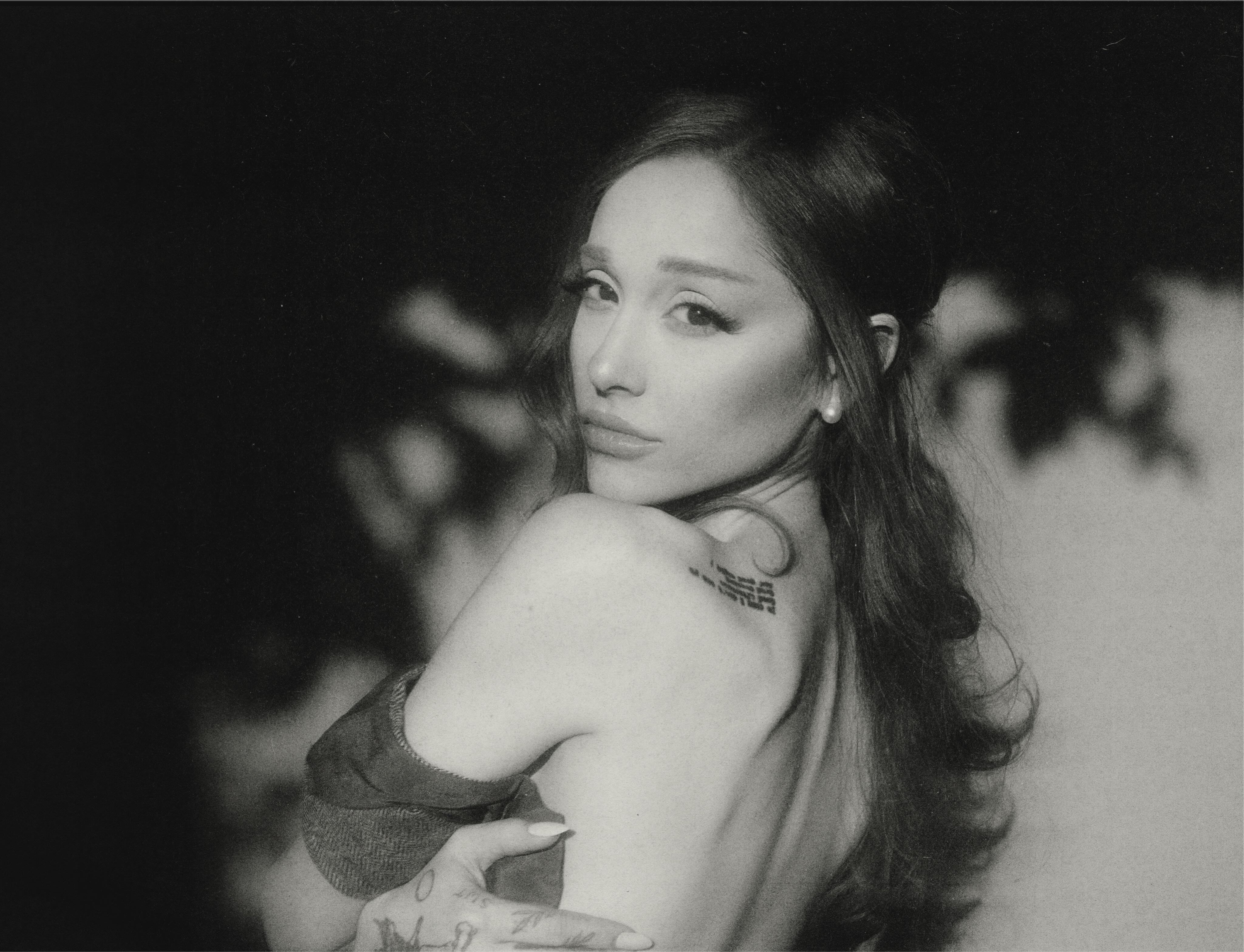 据Amazon Music页面显示，Ariana Grande 首单「hate 