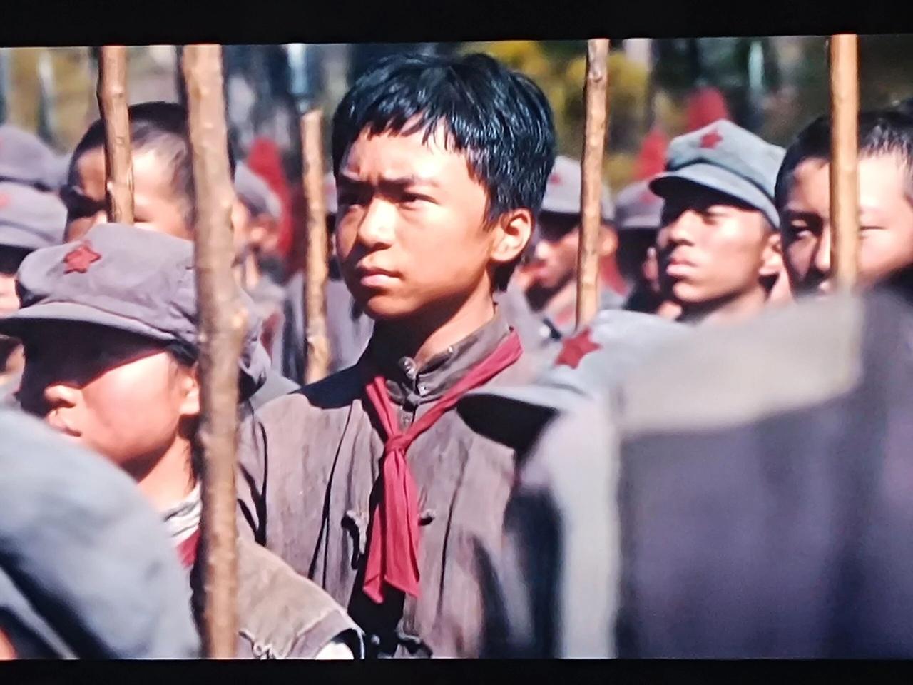 《伟大的长征》电视剧正在热播，第一集中有个少年叫谢兴国。这个人物是虚构的，但人物
