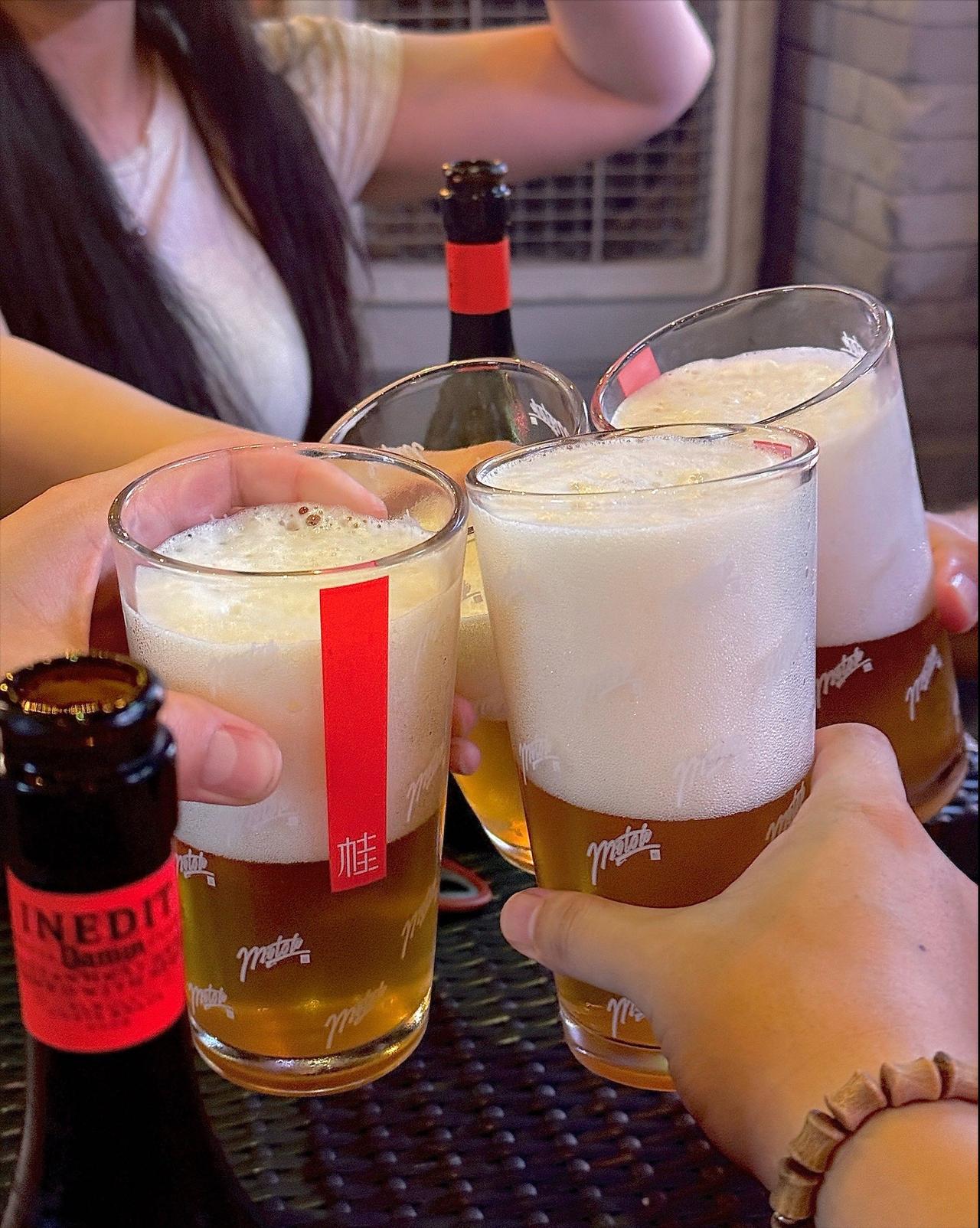 甘肃，一18岁女孩与男友酒店开房，可两人发生关系时，男友突然哮喘发作，女孩又惊又