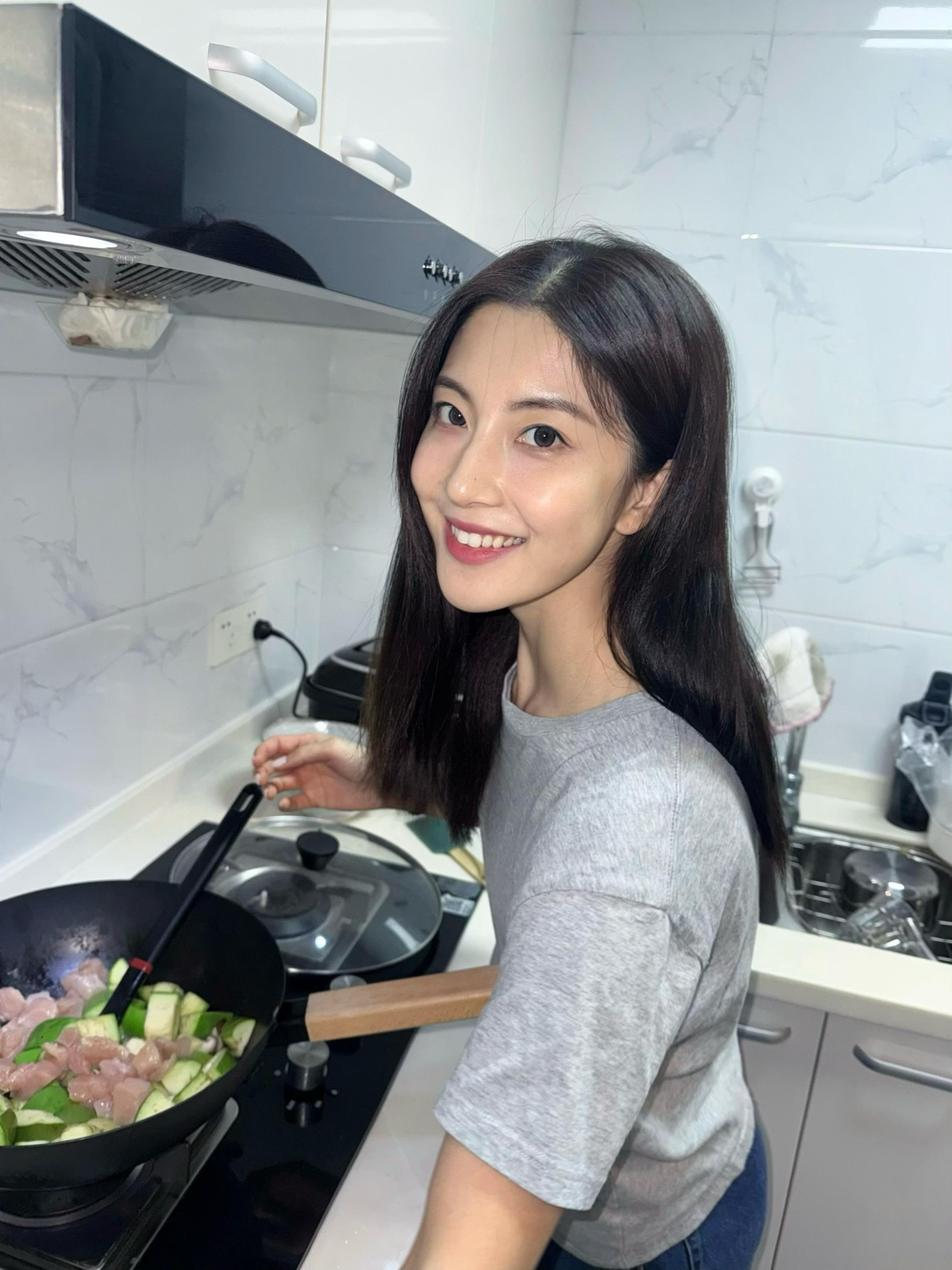 做了个菜 最爱的茄子🍆。休息日