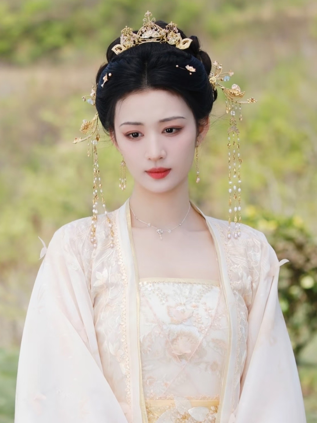 优酷古装剧《七星彩》主演：敖瑞鹏、王楚然出品：优酷、恒星引力改编自明月珰的同名小