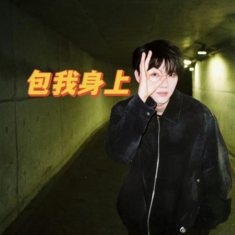 现在的校服也太好看了满眼都是好看又洋气的校园校服，青春气息扑面而来，再忆自己学生