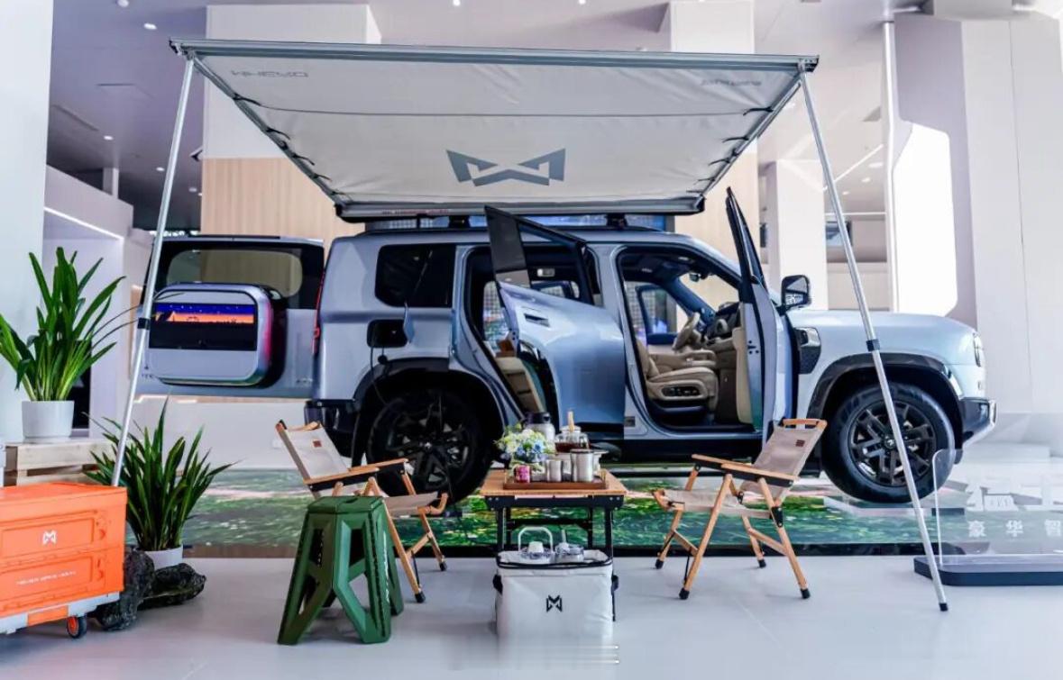 随着猛士X700量产车下线，猛士品牌的产品矩阵也补齐了，新车将于10月25日正式