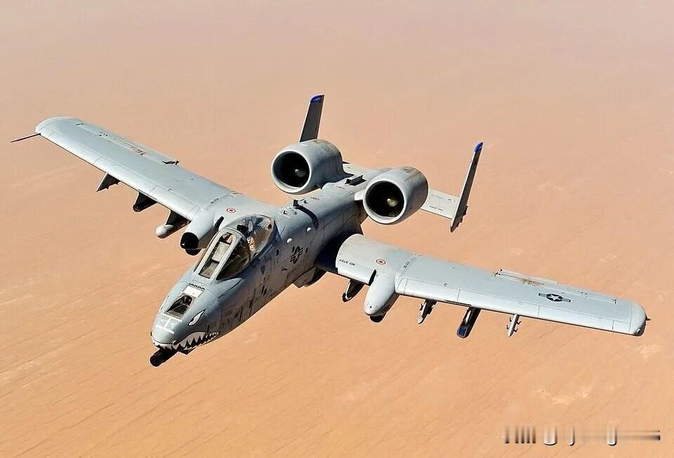 🇺🇸A-10“雷电II”攻击机

这款攻击机的研发始于20世纪70年代，当时