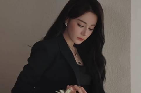 每次御木本拍得都好高级 真亲闺女mikimoto全球代言人迪丽热巴 ​​​