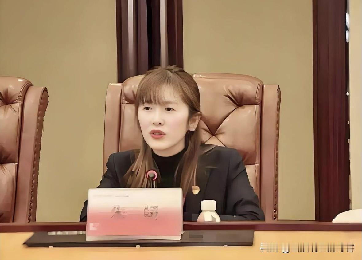 没有背景的80后女生，从农信社柜台走到银行总部，只做对了一件事。

这位没有任何