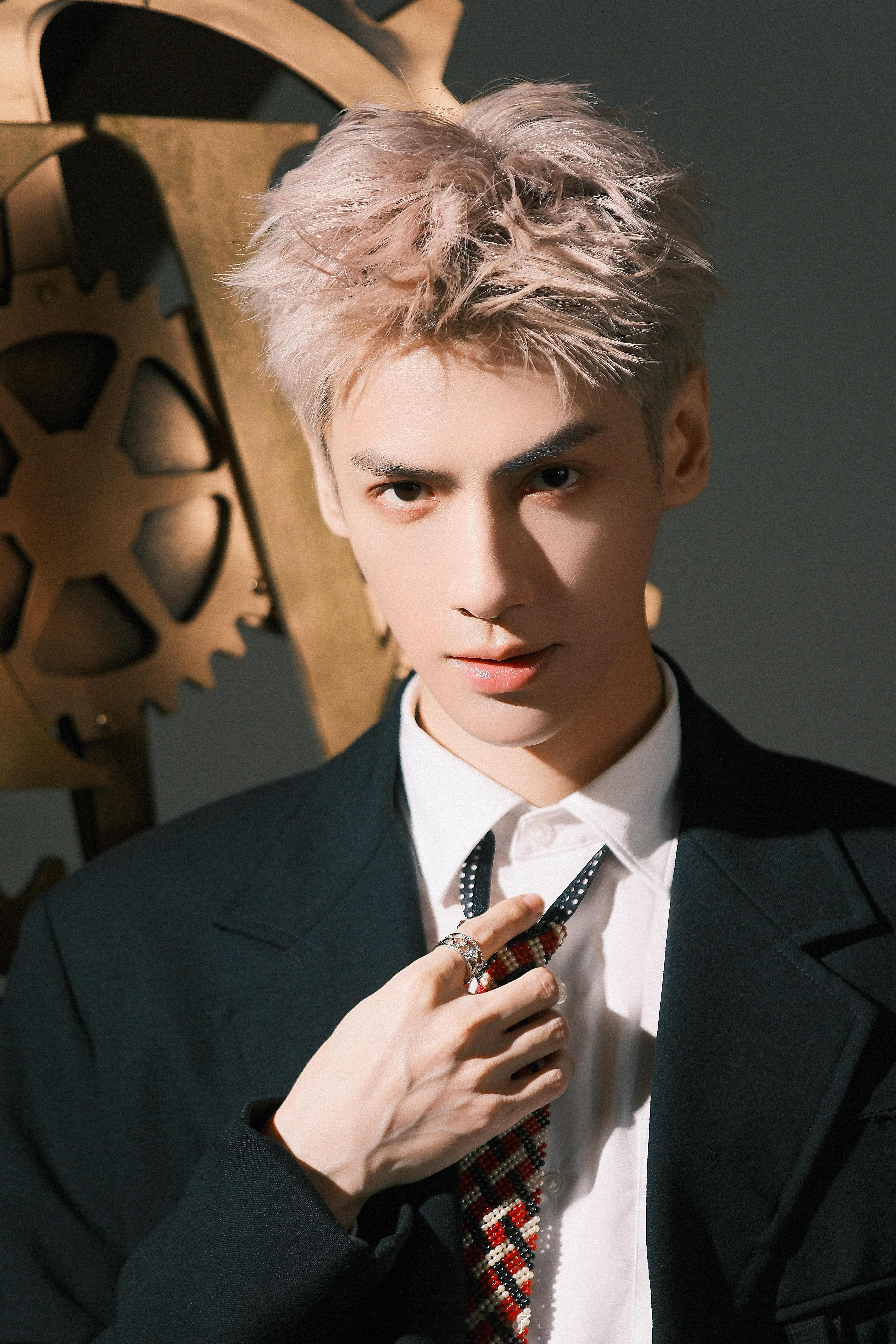 罗云熙出道15周年感谢粉丝又一次双向奔赴了 