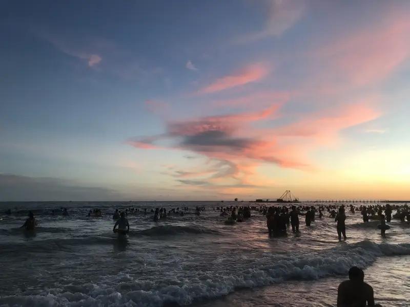 上联：西山观月落，邀对下联北海赏潮生