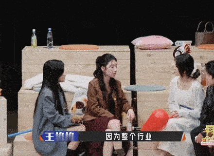 没有演员是扛剧的奋斗吧人生 余茵回忆最难的时候，一天跑三个组，饭都顾不上吃。不是