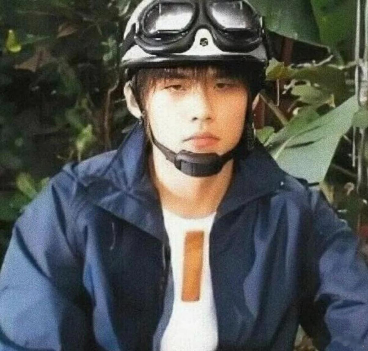 周杰伦古早相片来一波回忆杀 ​​​