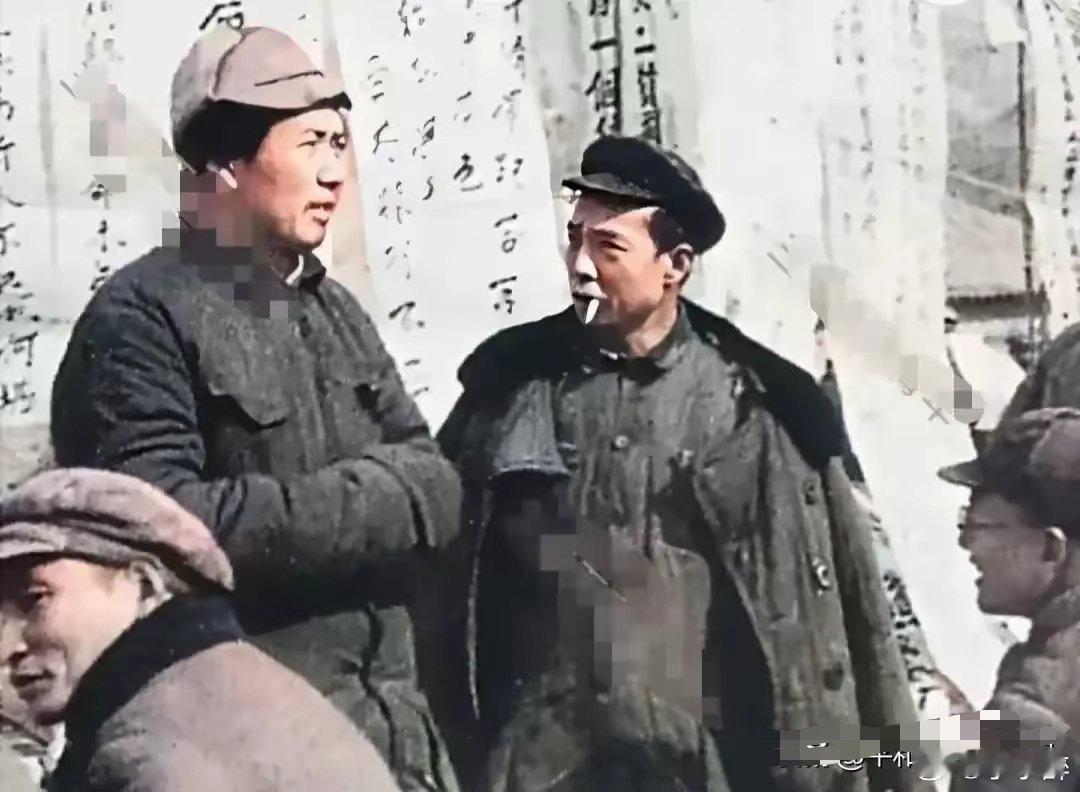 1942年，陕北延安，一张罕见的老照片，从镜头中我们看出了中国共产党胜利的原因。