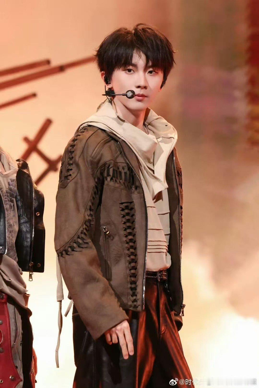 时代少年团庄园小王子风 你好星期六好六庄园开场名场面来袭，时代少年团全员出镜，少