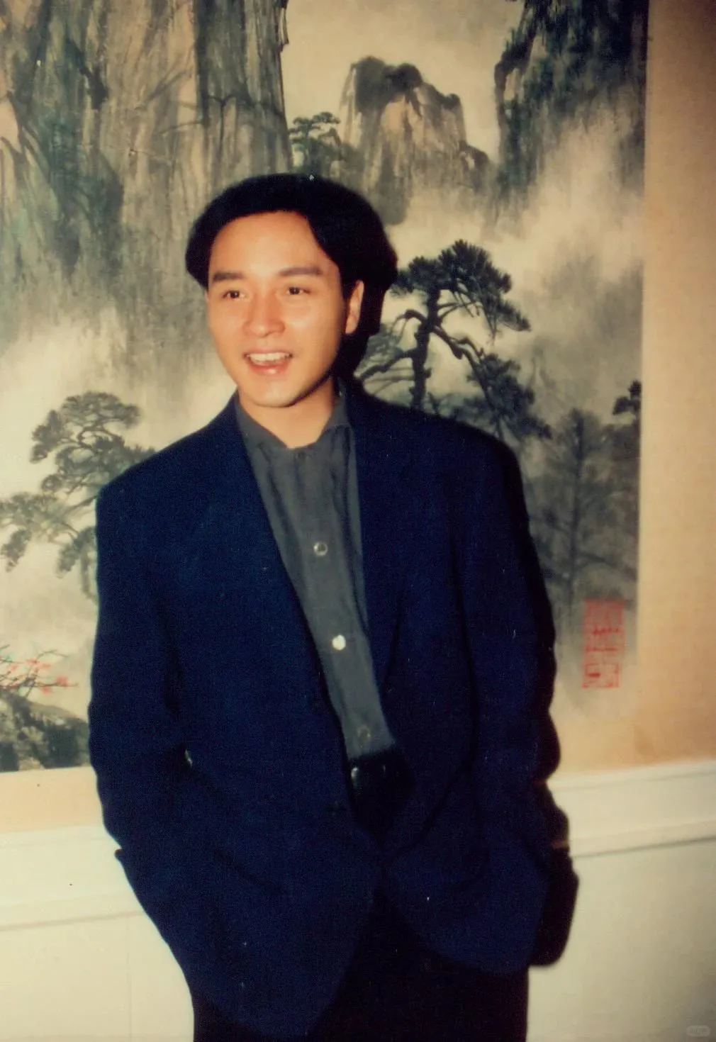 你认为自己长得很帅么？ 哥哥：照镜子然后自问长得帅不帅的时候，我会觉得...