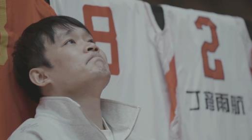 丁彦雨航宣布退役了，13年的职业生涯，其中有8年在与伤病斗争，职业球员一旦身体不