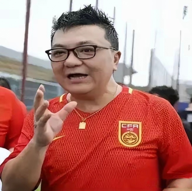董路的六大“罪状”1、抢了足协的奶酪；2、断了足协的路子；3、足协本来就处在万人