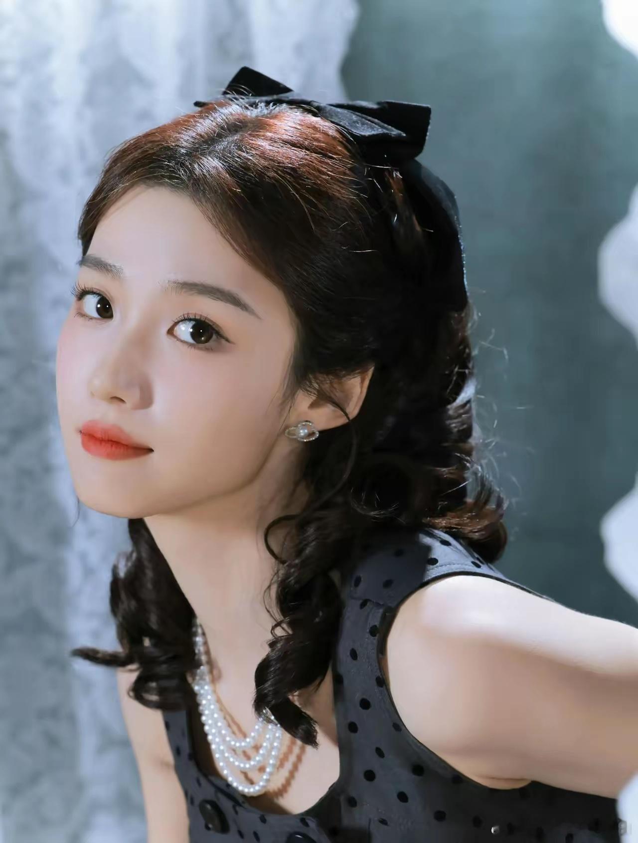 最近在《你好，星期六》节目里，卢昱晓跟陈星旭一起上节目宣传新剧《轧戏》，结果游戏