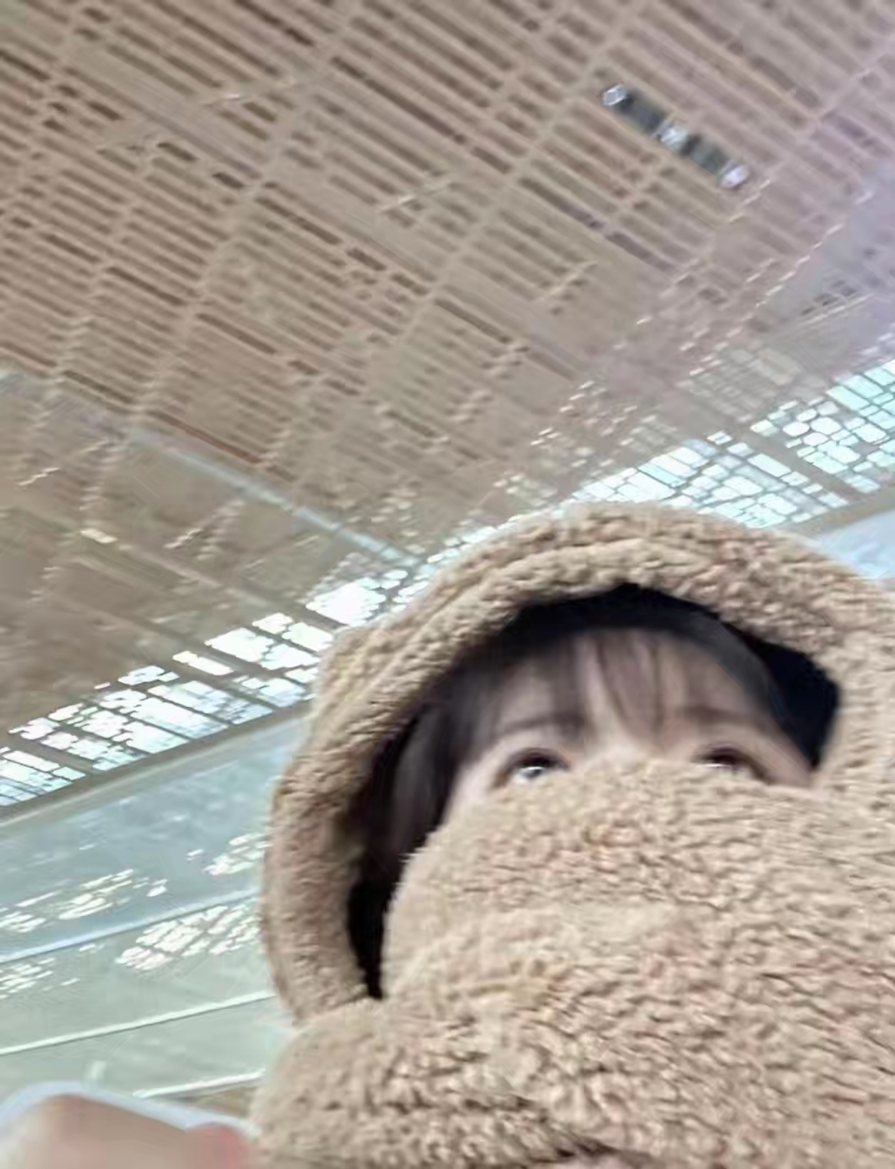 突然翻到前女友在我手机里留下的照片她好可爱 总觉得她有点委屈大家觉得我要去找她复