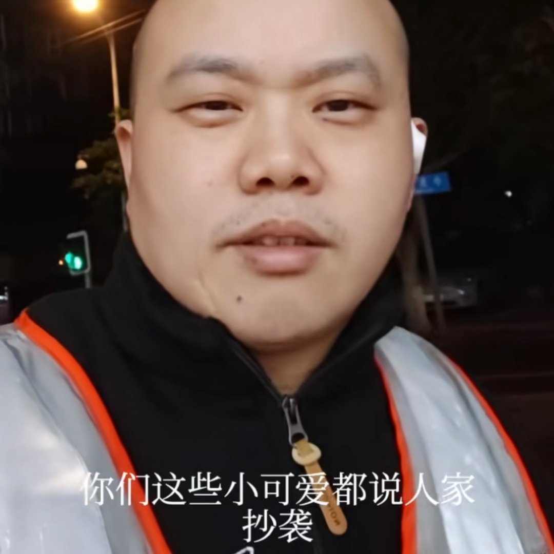 有些车一百万观感像网约车，和豪华儿子不相匹配，高端的车豪华的车辨识度很重要，就像