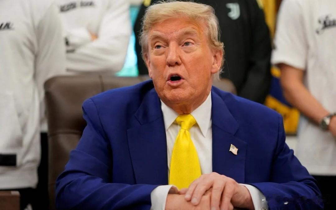 特朗普访华前搞事？美舰台海折腾还薅台湾羊毛
 
特朗普访华还没影，台海先闹起动静