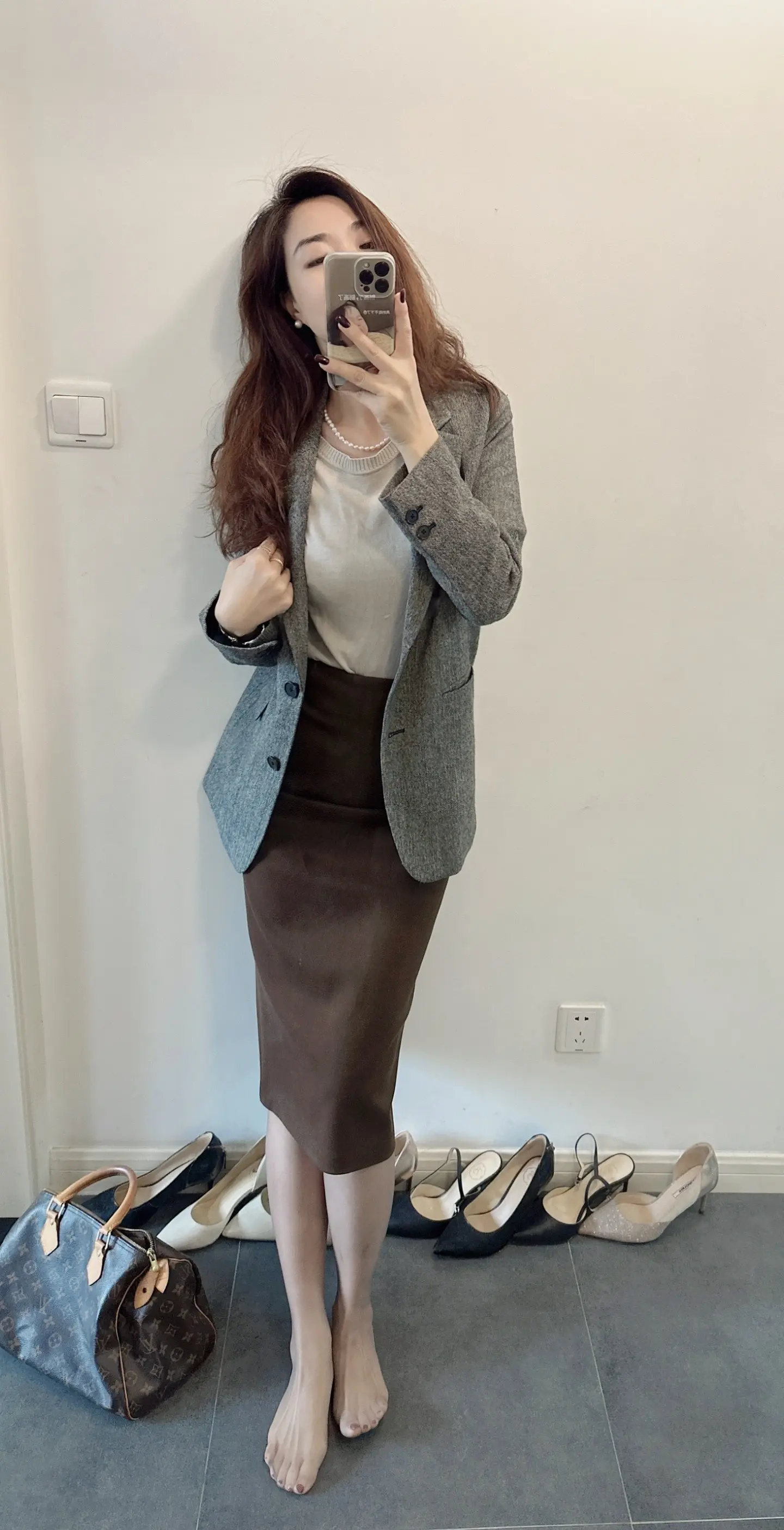 可叹这惊鸿一瞥，误入眉眼欢喜多。