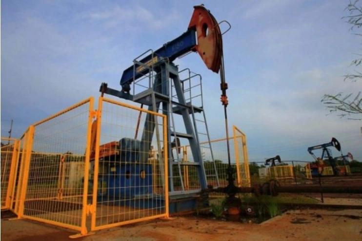 美国入侵委内瑞拉，背后的考量却是一举三得：一，掌握全球油价走势，为美国降息铺路。