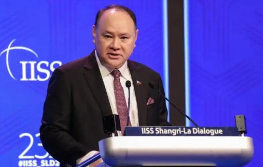 菲律宾政坛突然刮起 "清算风暴"！国防部长特奥多罗公开放话：所有在南海问题上 "