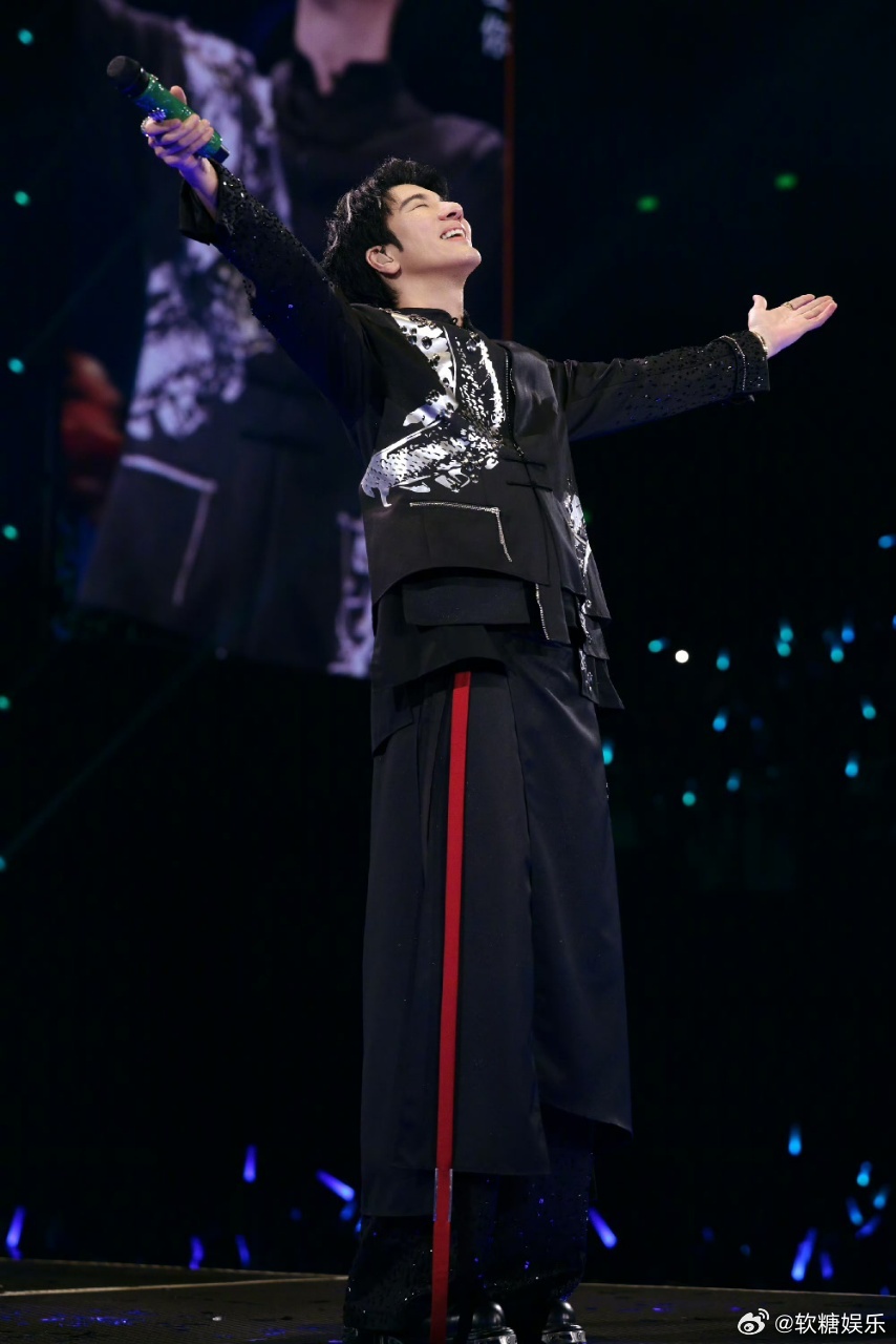 方文山给不同人写的歌方文山写的歌能传唱这么多年不是没道理的，词写得好唱得也好，每