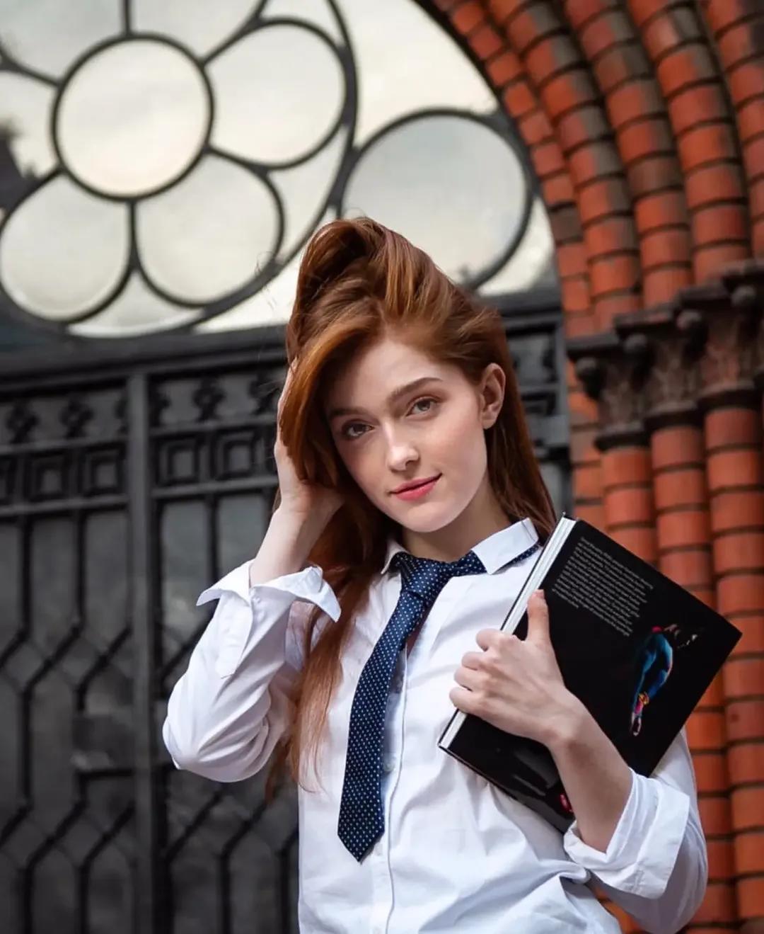 简美社[超话]  Jia Lissa 贾同学 ​​​